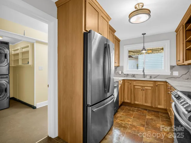 $575,000 | 1618 Kensington Road, Hendersonville, NC 28791