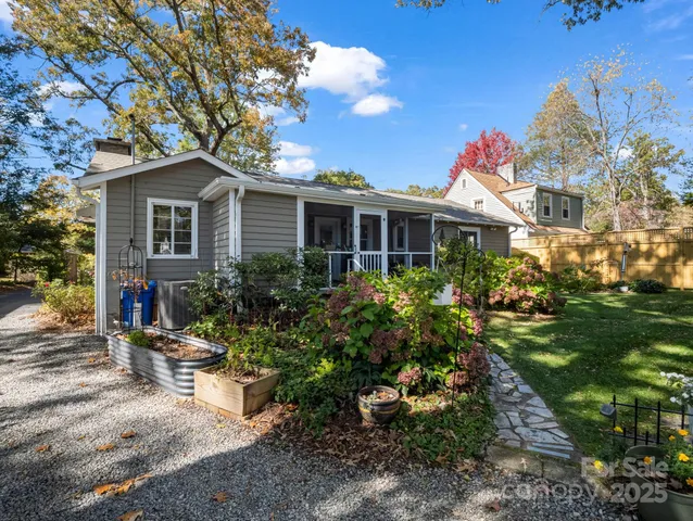 $575,000 | 1618 Kensington Road, Hendersonville, NC 28791