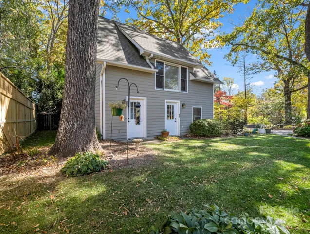 $575,000 | 1618 Kensington Road, Hendersonville, NC 28791