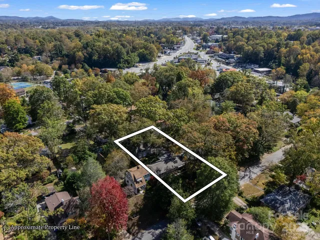 $575,000 | 1618 Kensington Road, Hendersonville, NC 28791