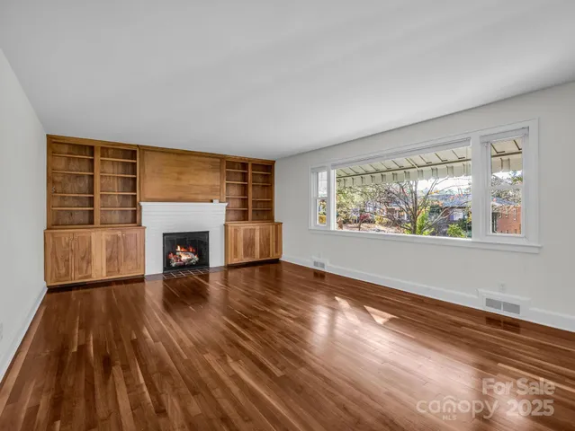 $575,000 | 1618 Kensington Road, Hendersonville, NC 28791