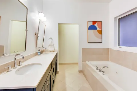 $599,000 | 4110 North Western Avenue, Unit 2S, Chicago, IL 60618