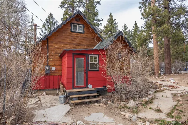 $309,900 | 1070 Comanche Drive, Fawnskin, CA 92333