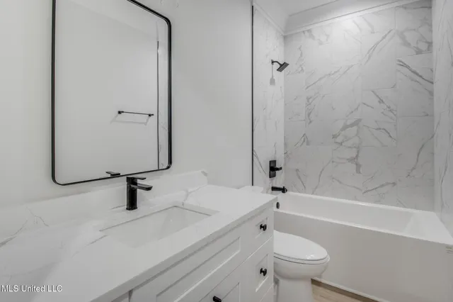 $394,900 | 64 Clear Lake Road, Perkinston, MS 39573