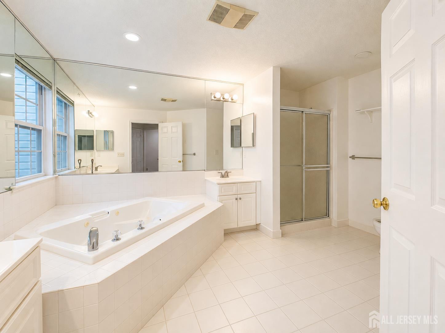 207 Prestwick Way Edison, NJ 08820 - Photo 13 of 17 Gallery Image 13