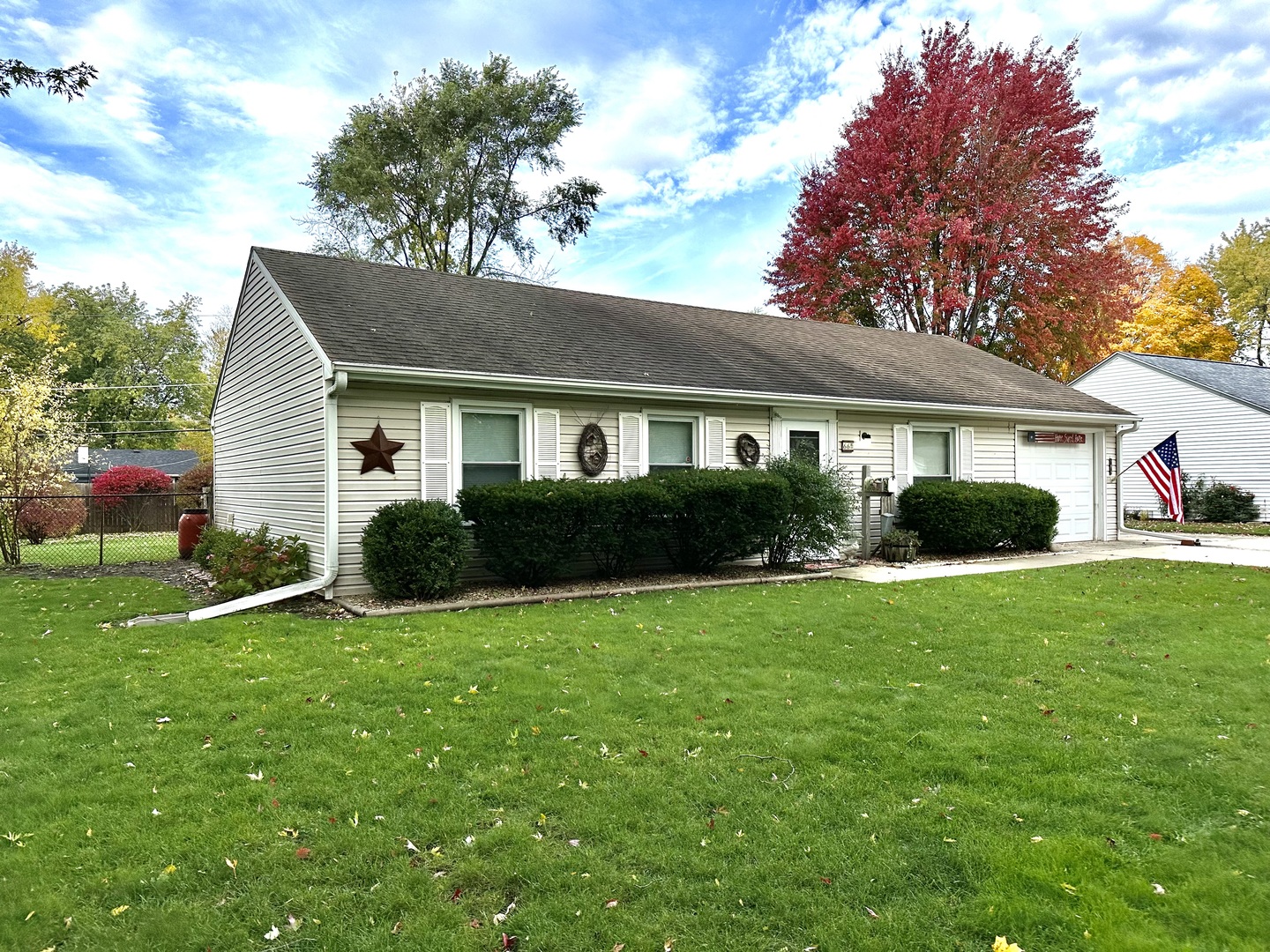 66 Sheffield Road Montgomery, IL 60538 - Photo 2 of 23 a front view of house with yard and green space