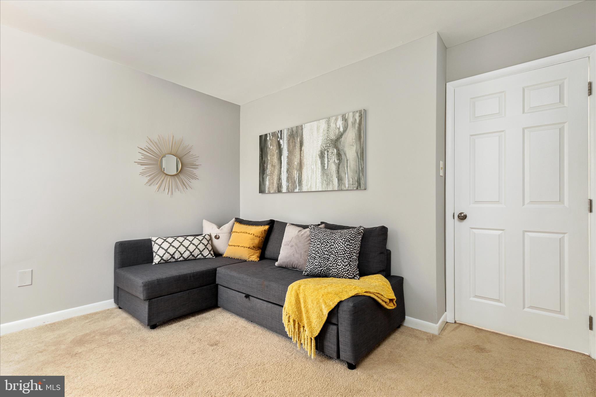 11608 Newbridge Court Reston, VA 20191 - Photo 29 of 47 a living room with furniture