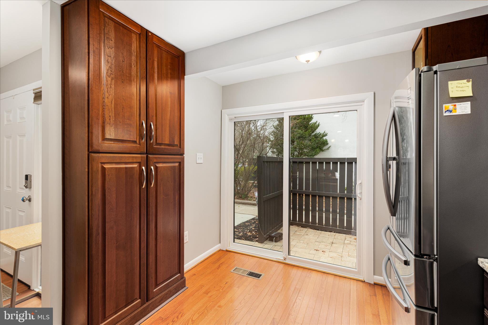 11608 Newbridge Court Reston, VA 20191 - Photo 8 of 47