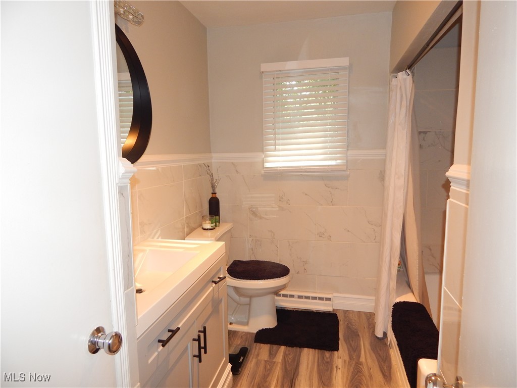 2128 Miami Road Euclid, OH 44117 - Photo 30 of 36 Main Bathroom