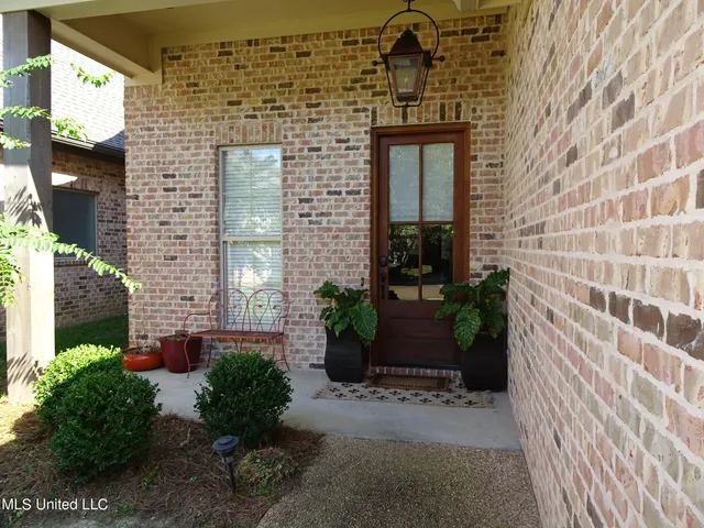 $460,000 | 46 Charleston Circle, Brandon, MS 39047