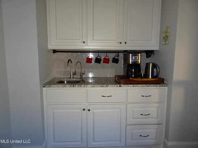 $460,000 | 46 Charleston Circle, Brandon, MS 39047