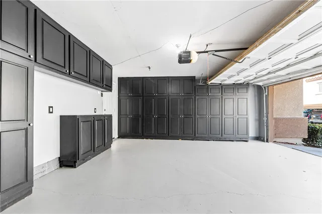 $1,060,000 | 18859 Milos Circle, Huntington Beach, CA 92648