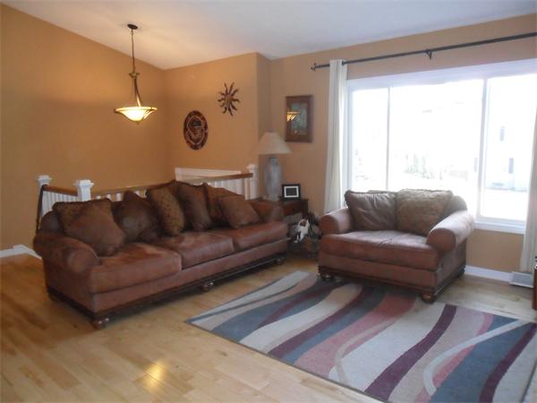 146 Hills Ferry Road Nashua, NH 03064 - Photo 4 of 16 Gallery Image 4