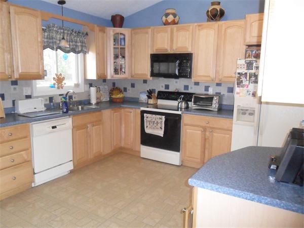 146 Hills Ferry Road Nashua, NH 03064 - Photo 5 of 16 Gallery Image 5