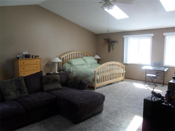 146 Hills Ferry Road Nashua, NH 03064 - Photo 9 of 16 Gallery Image 9