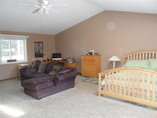 146 Hills Ferry Road Nashua, NH 03064 - Photo 10 of 16 Gallery Image 10