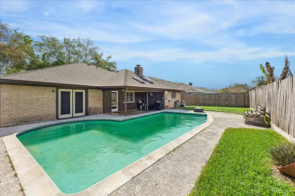 $285,000 | 2710 Tyler Lane, Deer Park, TX 77536