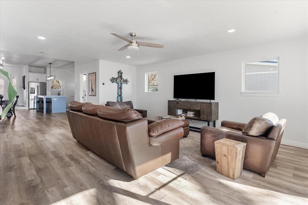 6837 Briar Road Azle, TX 76020 - Photo 14 of 39