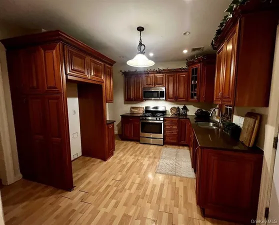 $3,595 | 665 Highway 32, Highland Mills, NY 10930