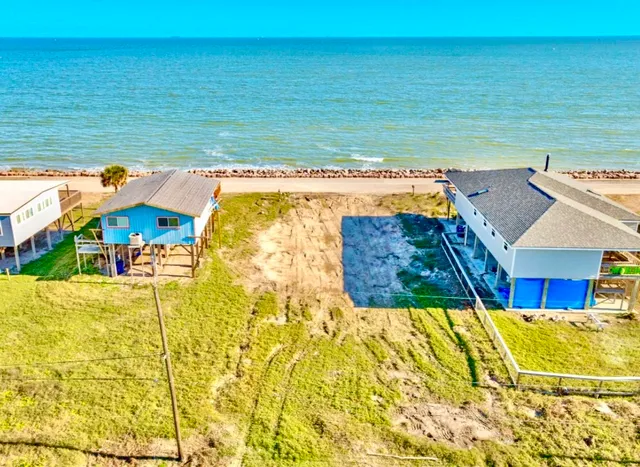 a view of an ocean view