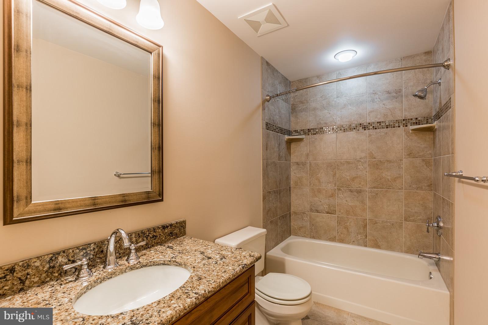 3622 Beaver Ford Road Woodbridge, VA 22192 - Photo 15 of 25 Hall w/ Cambria Granite.
