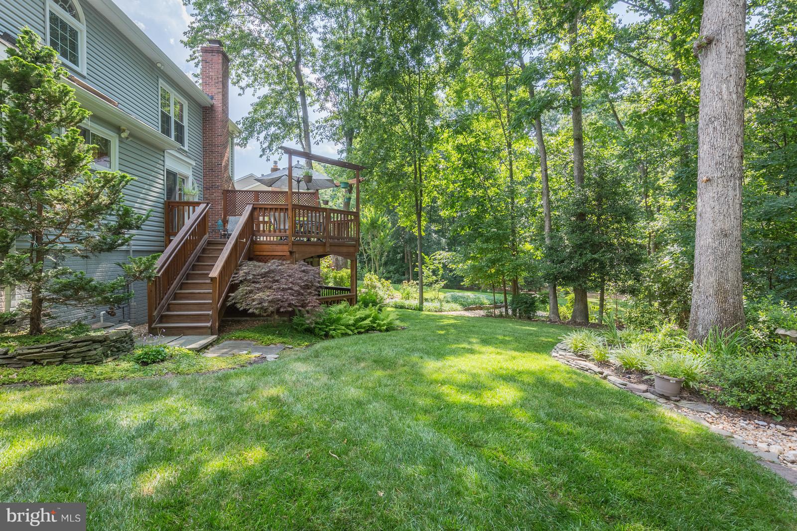 3622 Beaver Ford Road Woodbridge, VA 22192 - Photo 18 of 25 Stairs down from deck.