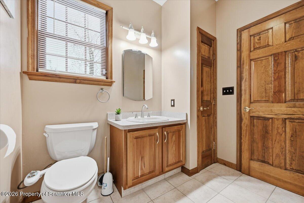 121 Ridgeview Drive Scranton, PA 18504 - Photo 10 of 65 Full Bathroom