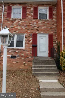 $359,900 | 14388 Fontaine Court, Woodbridge, VA 22193