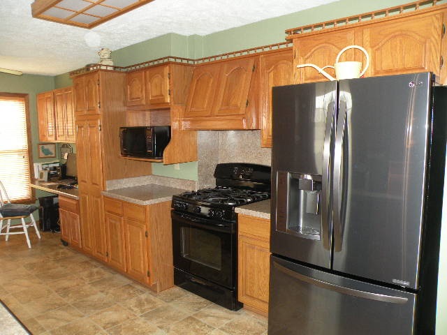6123 South Byron Road Durand, MI 48429 - Photo 22 of 34 31367174-21.JPG