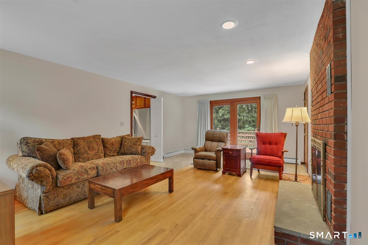 190 Valley View Road Manchester, CT 06040 - Photo 11 of 34 Gallery Image 11