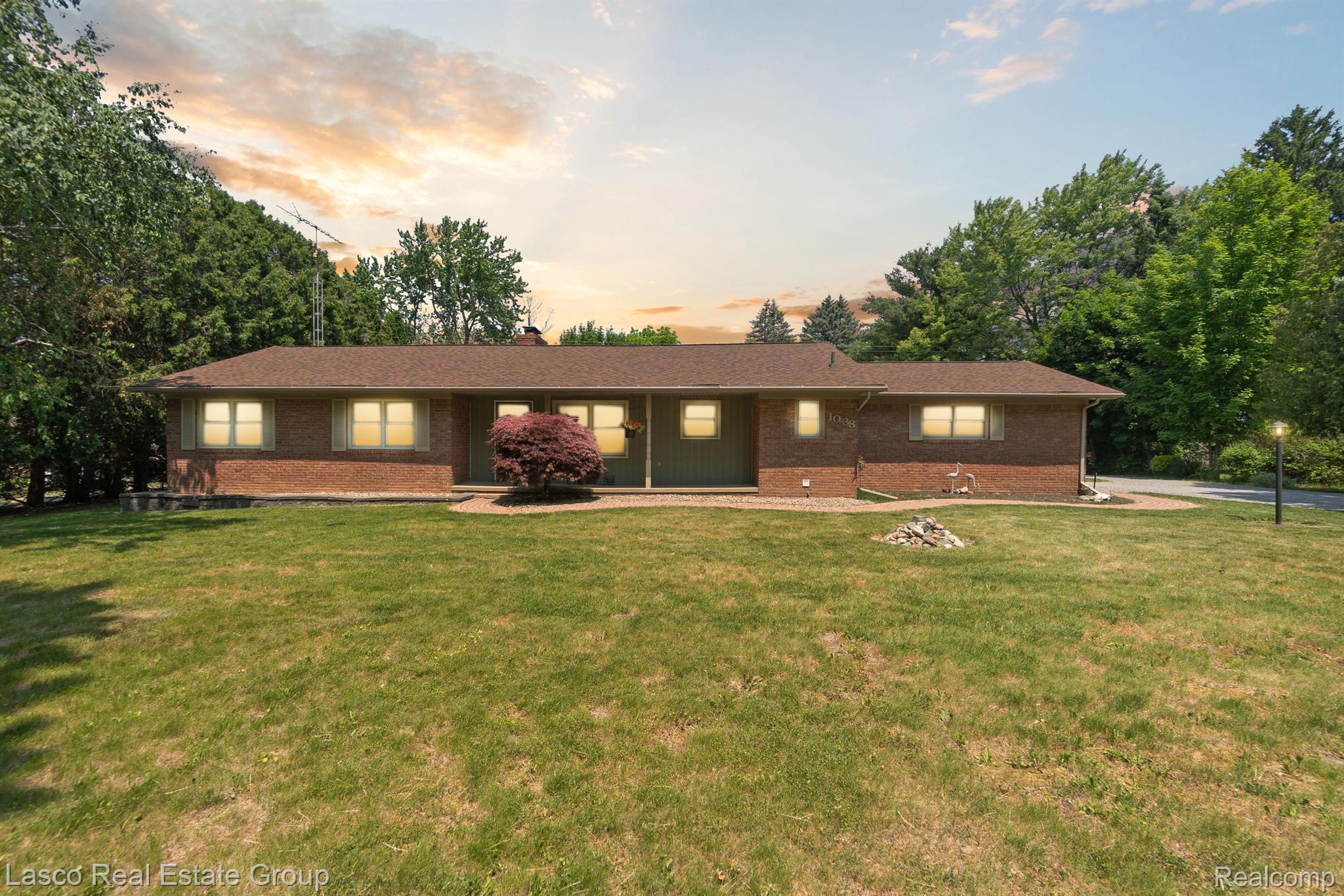 1038 Turrill Road Lapeer, MI 48446 - Photo 2 of 43 Gallery Image 2