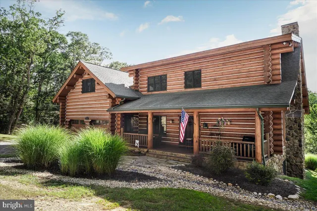 a house view with a outdoor space