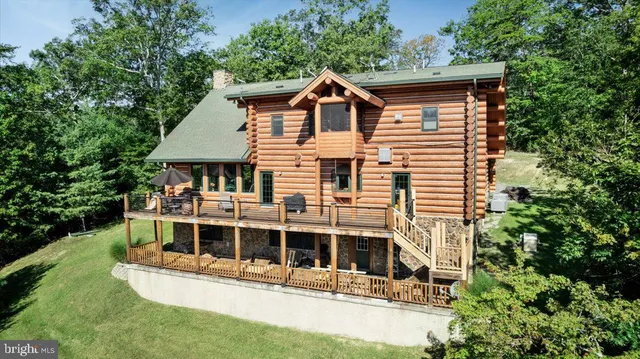 $950,000 | 226 Twin Oaks Drive, Bentonville, VA 22610