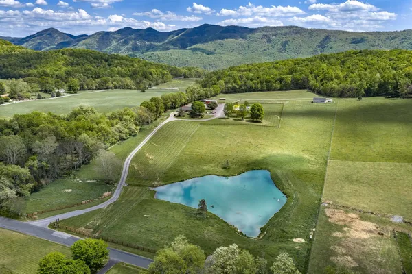 $2,450,000 | 65-190 Whistle Holw Lane, Fairfield, VA 24435