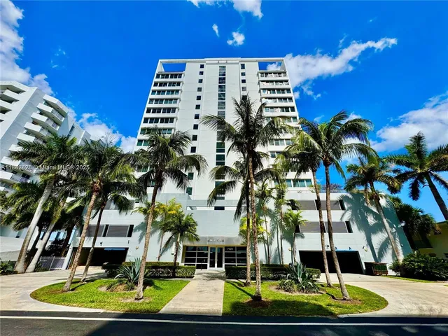 $3,800 | 7929 West Drive, Unit 702, North Bay Village, FL 33141