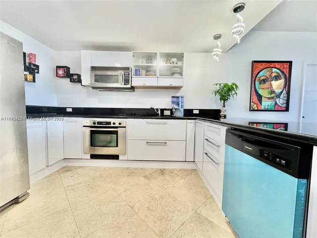 $3,800 | 7929 West Drive, Unit 702, North Bay Village, FL 33141