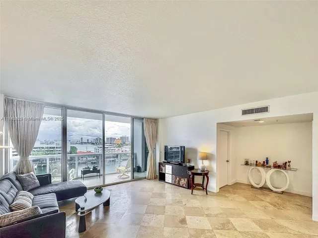 $3,800 | 7929 West Drive, Unit 702, North Bay Village, FL 33141