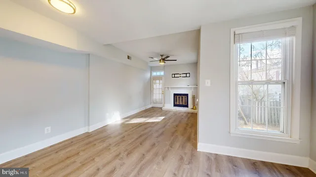 $3,999 | 2011 North Oakland Street, Arlington, VA 22207