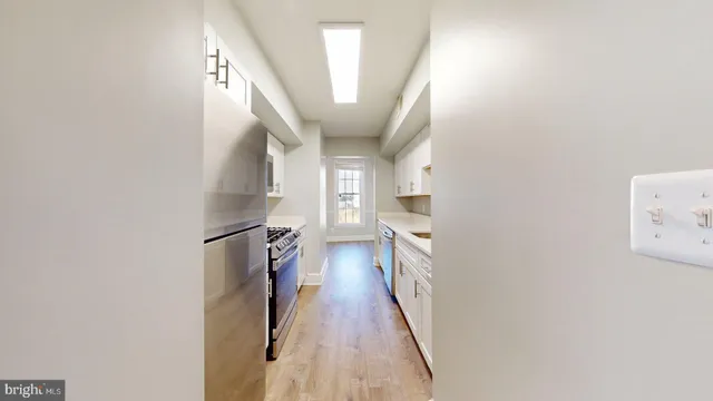 $3,999 | 2011 North Oakland Street, Arlington, VA 22207