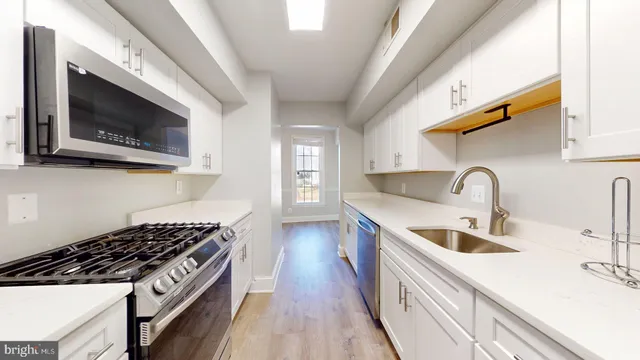 $3,999 | 2011 North Oakland Street, Arlington, VA 22207