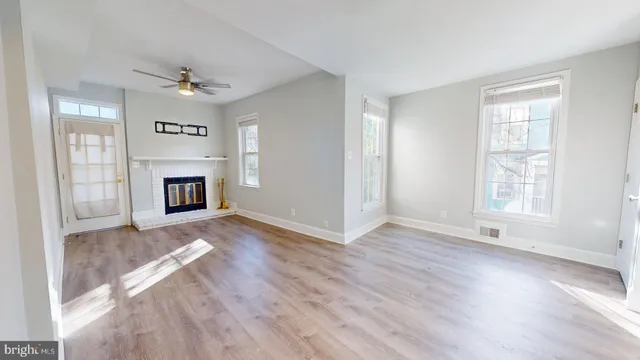 $3,999 | 2011 North Oakland Street, Arlington, VA 22207