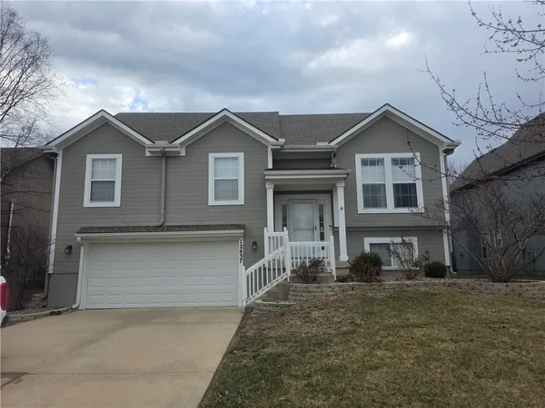 $415,000 | 12437 South Pine Street, Olathe, KS 66061