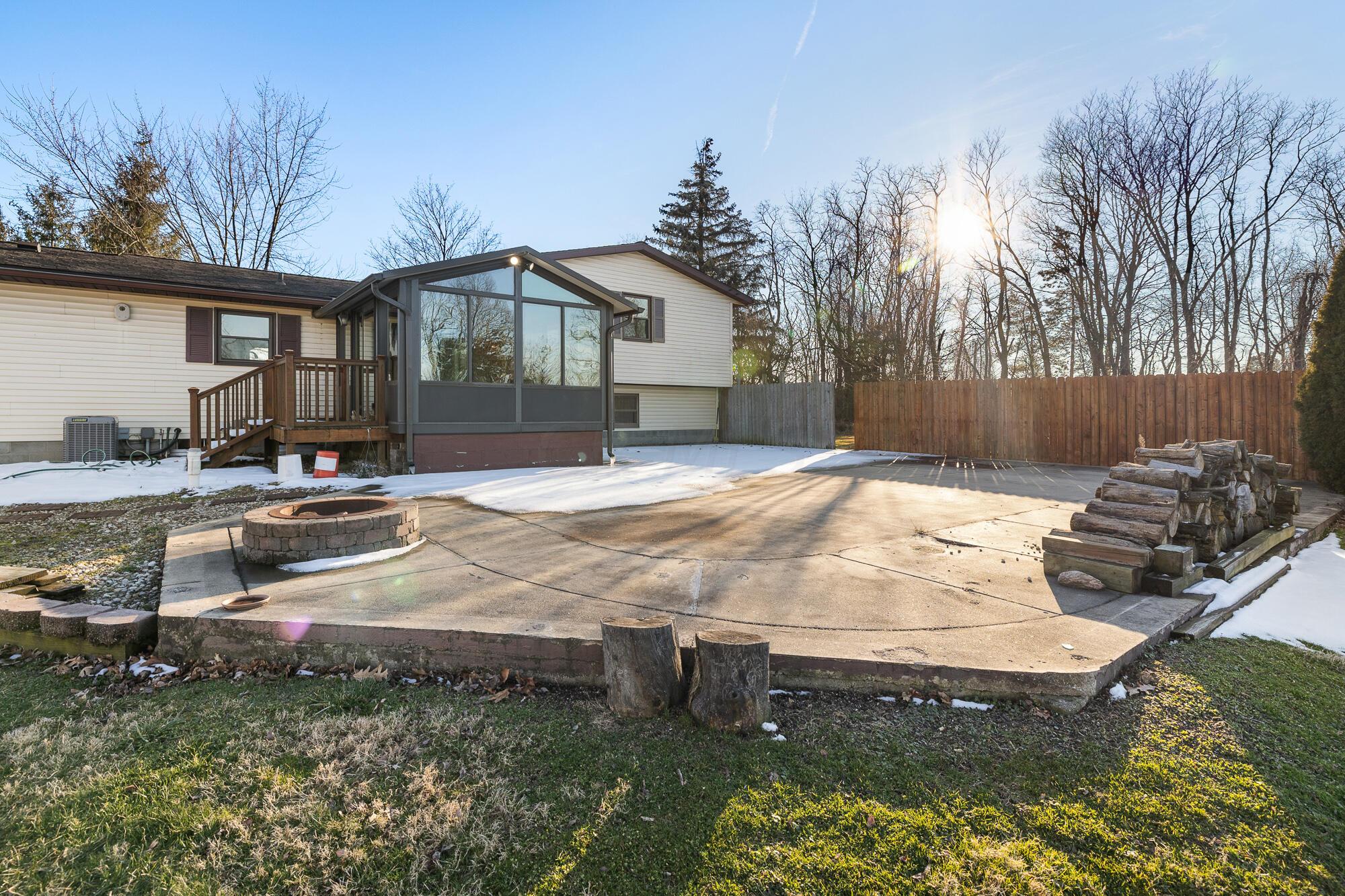 3780 Snodgrass Road Mansfield, OH 44903 - Photo 28 of 42 ext-patio