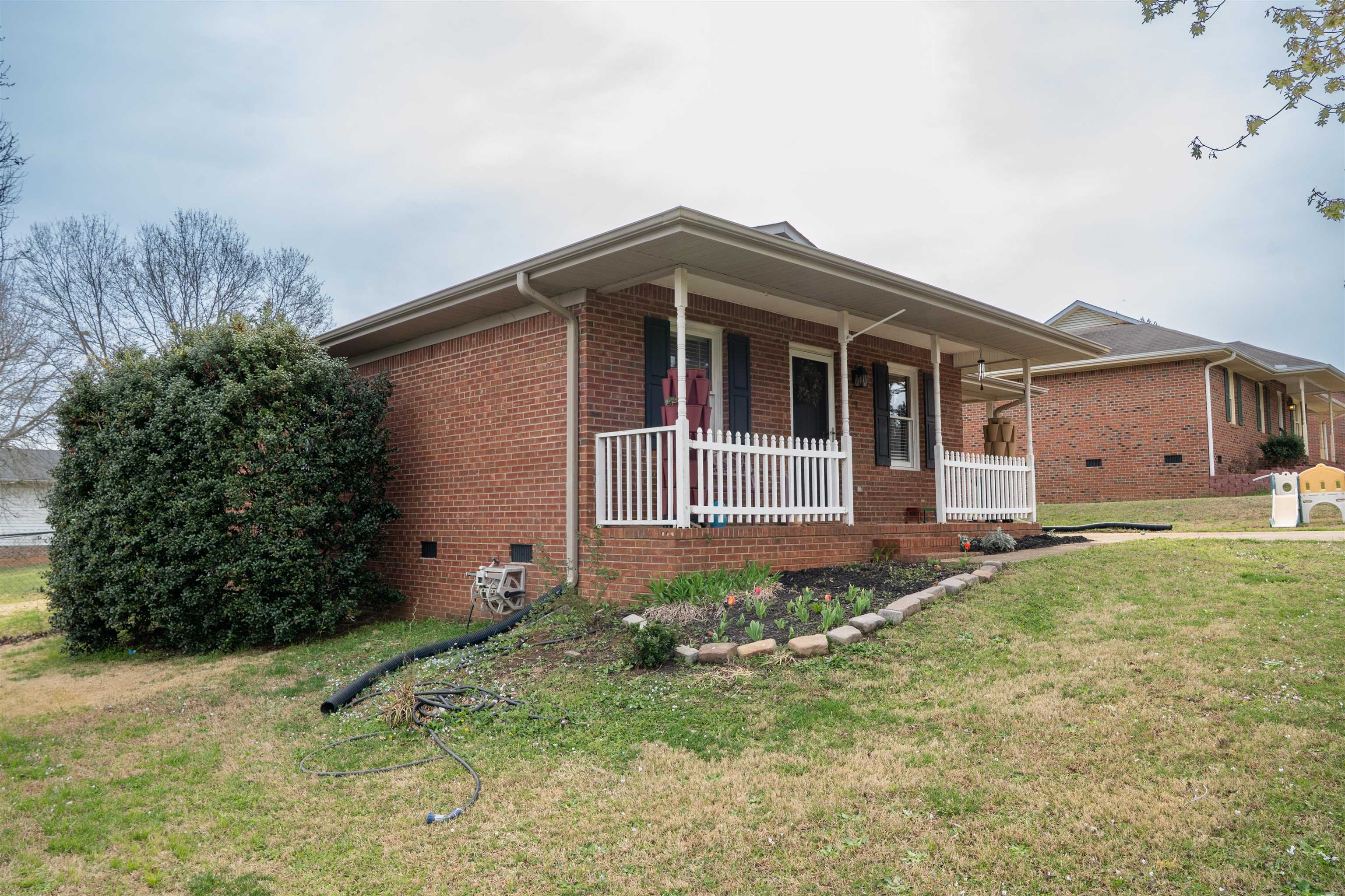 229 Ranier Drive Inman, SC 29349 - Photo 27 of 32 Gallery Image 27