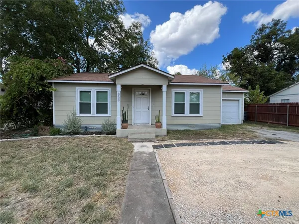 $1,375 | 859 Oasis Street, New Braunfels, TX 78130