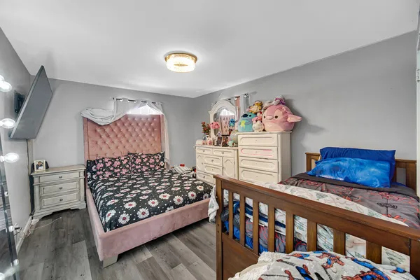 $324,900 | 3143 North Kostner Avenue, Chicago, IL 60641
