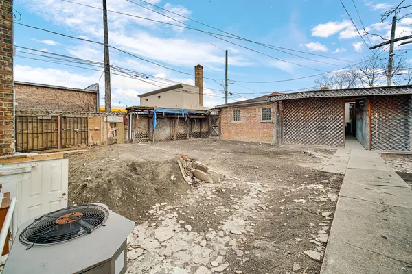 $324,900 | 3143 North Kostner Avenue, Chicago, IL 60641