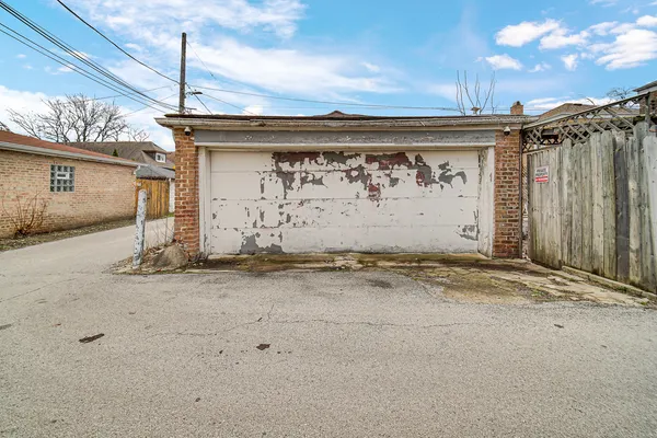 $324,900 | 3143 North Kostner Avenue, Chicago, IL 60641