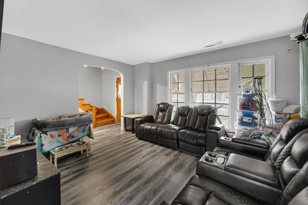 $324,900 | 3143 North Kostner Avenue, Chicago, IL 60641