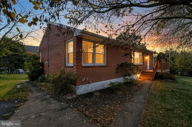 $239,000 | 231 Denison Drive, Dauphin, PA 17018